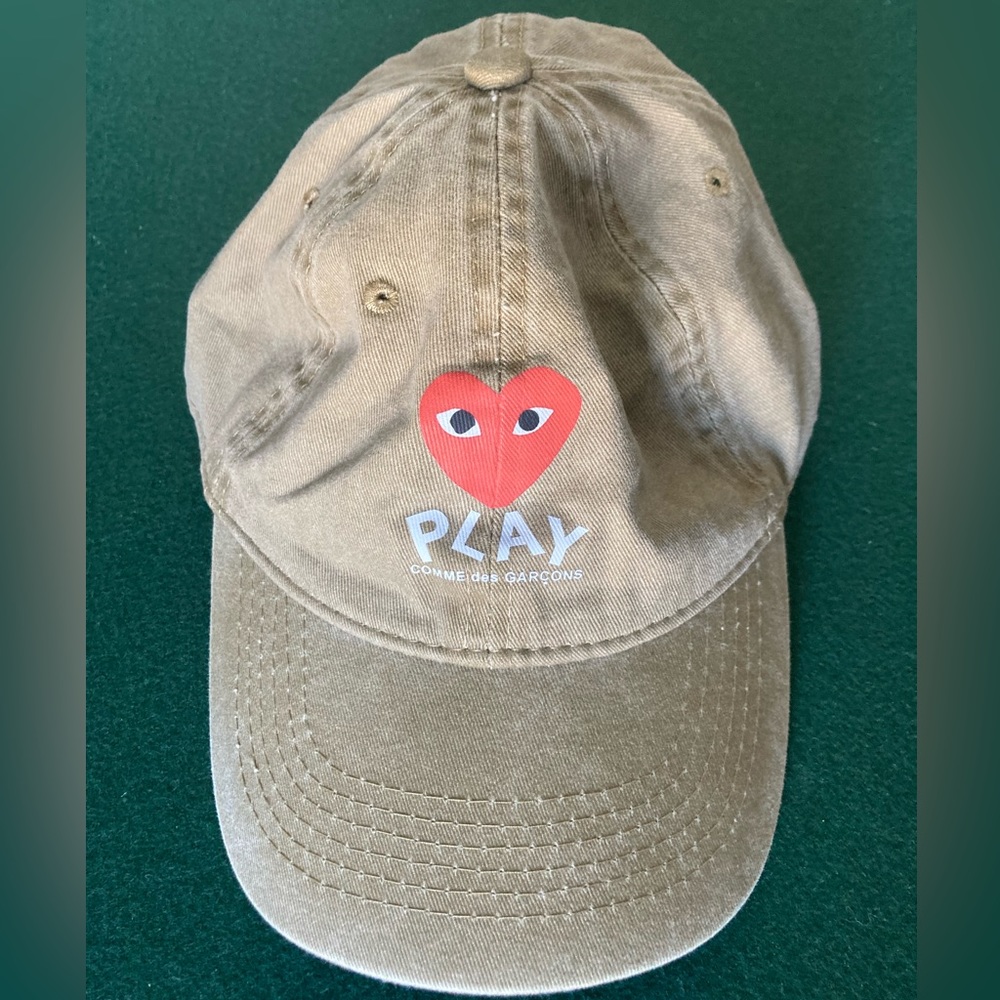Comme des Garcons Play Cap